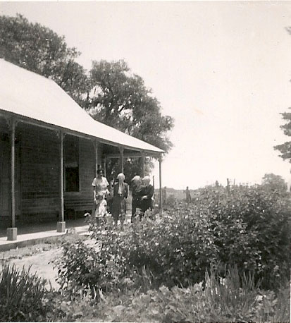 Katharine&Julia Powell_Anna Kirsch_Hedwig Gebhardt_Elise Mensing_Willrich home.jpg